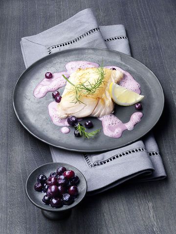 Kabeljaufilet an Blaubeer-Ingwer-Schaum