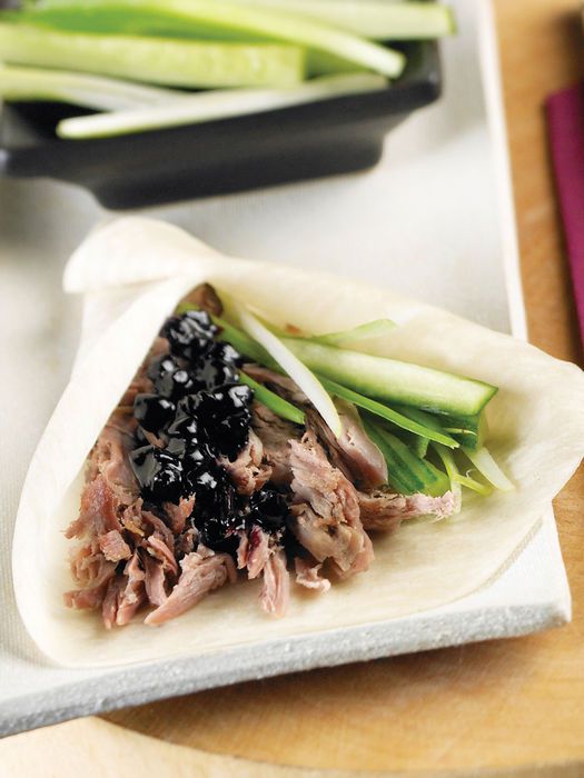 Szechuan-Ente im Reisblatt mit Blaubeer-Sauce