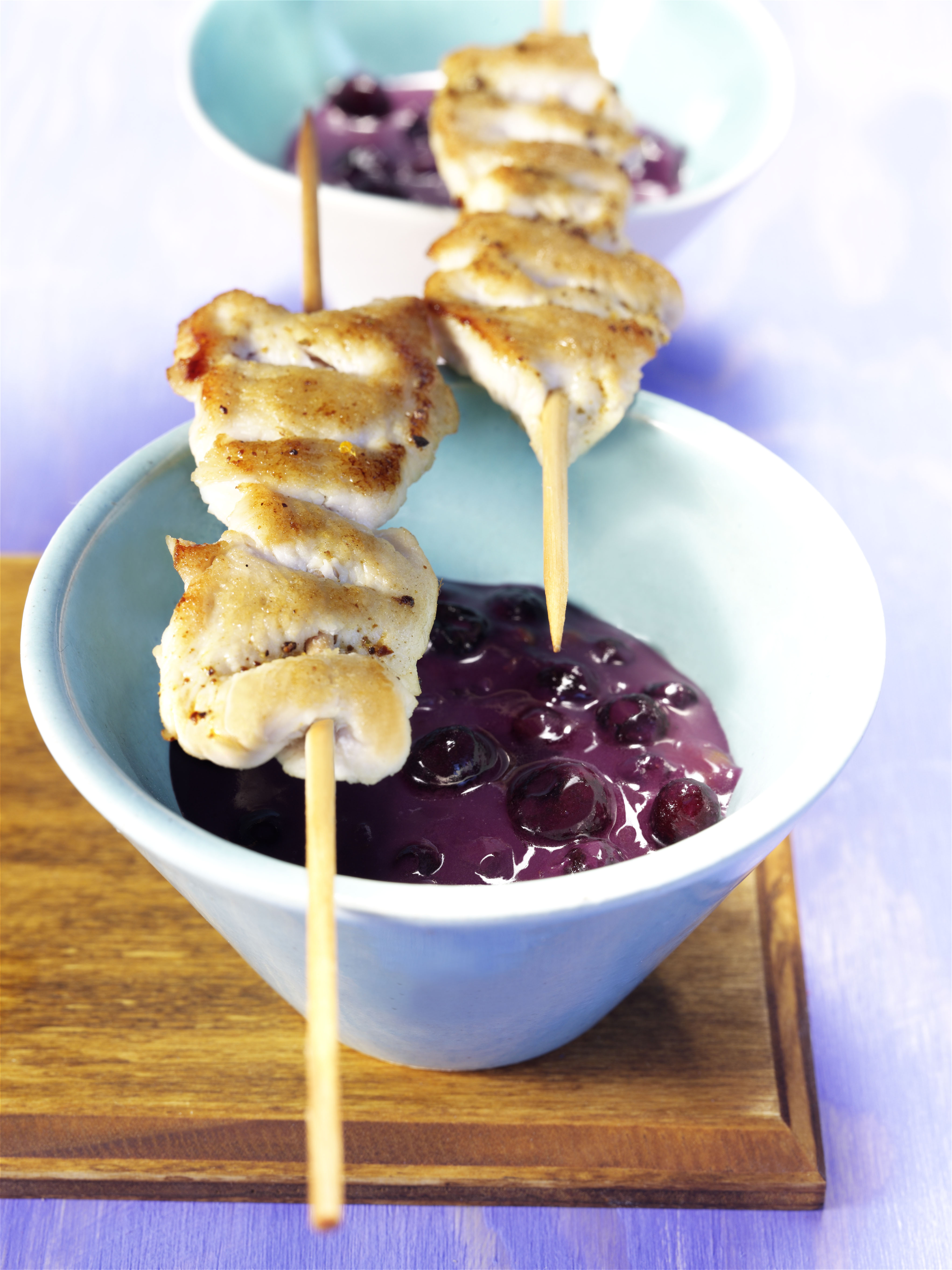 Hähnchensatés mit Blaubeer-Erdnuss-Sauce